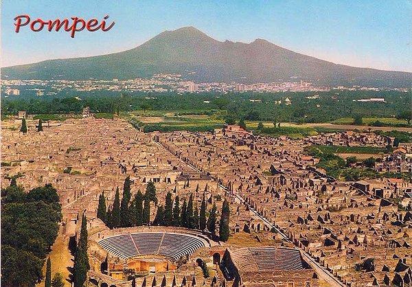 3. Bilim insanları, Pompei'nin kalıntılarında evlere servis yapan restoranlar olduğuna dair kanıtlara ulaşmıştır.