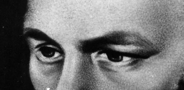 7. Какой писатель тут?