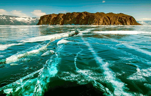 4. Озеро Байкал считается...