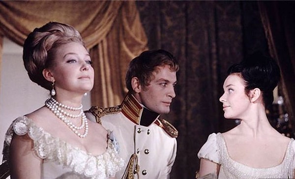 6. Сможете сказать, с какого события начинается роман?