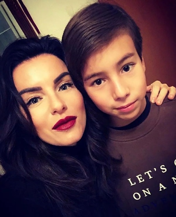 Теперь Волкова занята сольной карьерой и воспитанием детей.