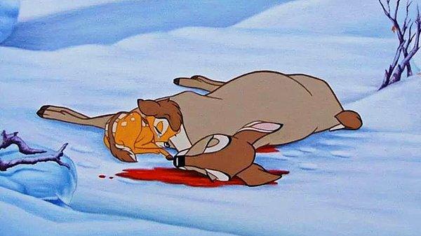 14. Bambi'nin annesinin çarpıcı ölümü: