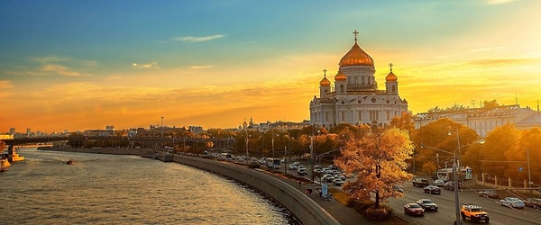 9. Назовите самый западный город России: