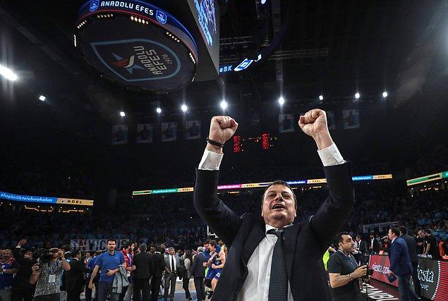 Anadolu Efes Başantrenörü Ergin Ataman, kariyerinde 3. kez Avrupa Ligi'nde Dörtlü Final'e kalma başarısı gösterdi.