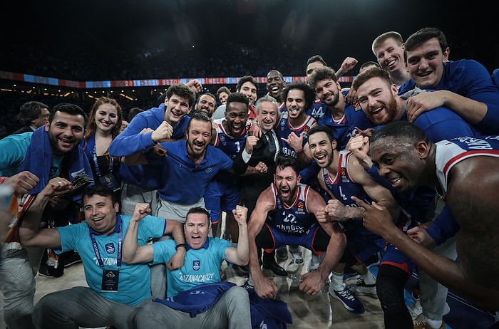 Tebrikler Anadolu Efes! Tarihte İlk Kez İki Türk Takımı Dörtlü Final'de