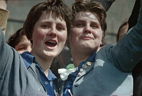 18. И всё более весёлыми 📎