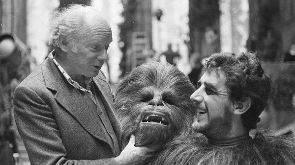 Tüm zamanların en sevilen film serilerinden biri olan Yıldız Savaşları'nda Chewbacca karakterini canlandırmıştı.