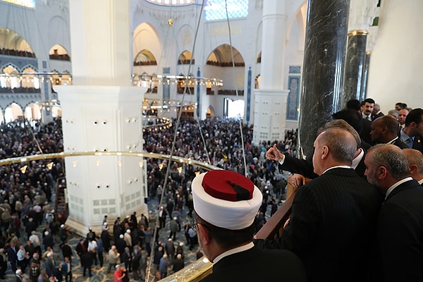 Cuma namazının ardından törene geçildi