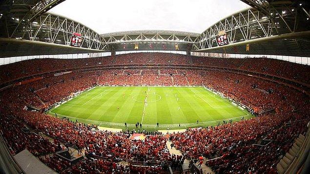 İki takım Türk Telekom Arena'da 8 kez karşılaştı. Bu maçlarda Galatasaray 5, Beşiktaş 2 galibiyet alırken 1 maç berabere bitti. Galatasaray 12 gol, Beşiktaş 7 gol attı.