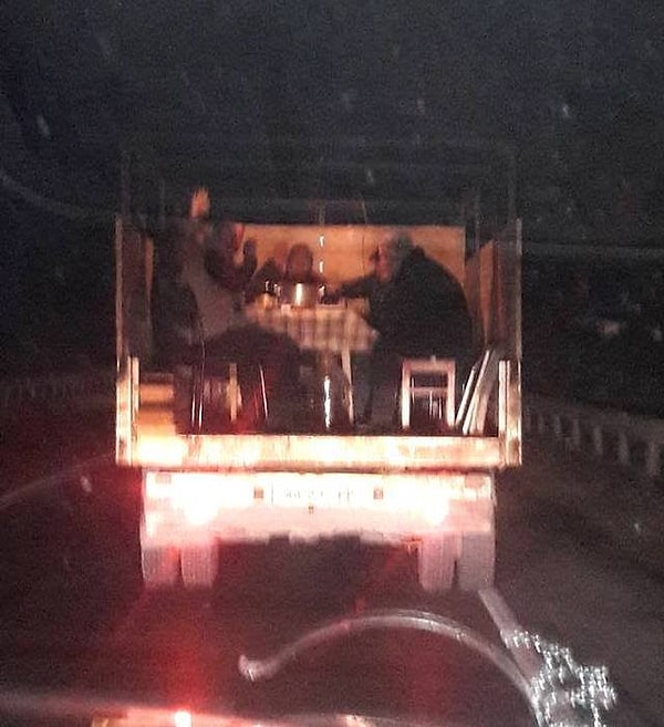 1. Русский человек способен сообразить на троих в любых условиях