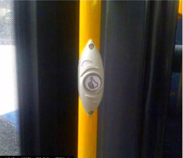 9. İrlanda'da otobüs şoförlerine teşekkür etmek için bu butona basabilirsiniz.
