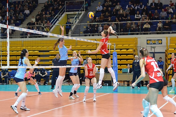 1. Самая большая площадка используется в...