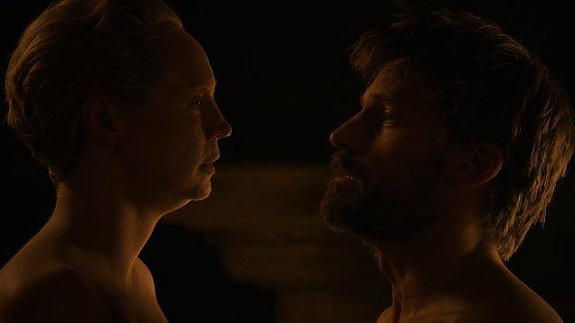 Jaime ve Brienne yakınlaşması da sonunda gerçekleşti. Gözümüz açık gitmeyiz artık...
