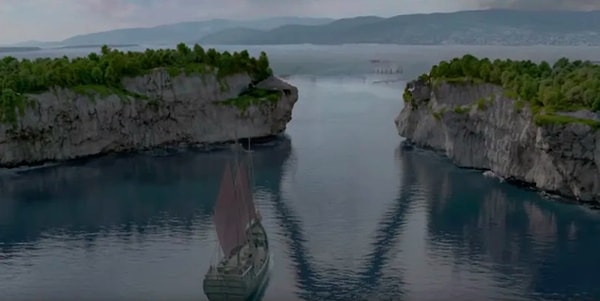 Вот уже виднеется отражение в воде...