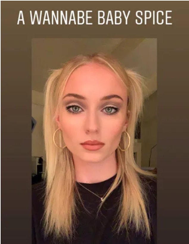 15. Spice Girls özelliklerinin hepsini bize gösterdiği fotoğrafını paylaşıyor.