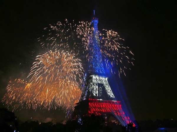 11. В каком месяце французы отмечают День взятия Бастилии?