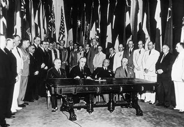 12. В нашей стране День Победы отмечается 9 мая. А в какой день его празднуют союзники СССР по антигитлеровской коалиции?