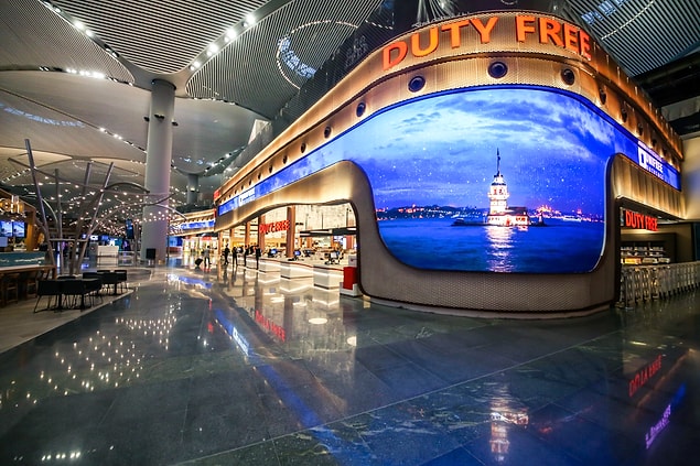 9. Şimdi sıra en sevdiğiniz şeyde: Duty Free! Uçuşunuz öncesi U-Order’dan online sipariş verip, havalimanındaki Unifree Duty Free mağazalarından teslim alabilirsiniz!