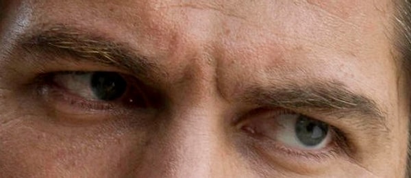 13. Чьи это глаза?