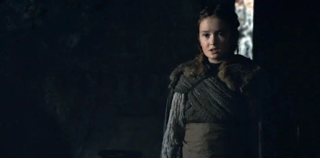 Daha sonrasında Varys'in yanına, Dany'nin yemek yemediğini raporlayan Martha ismindeki bir kız çocuğu gelmişti.