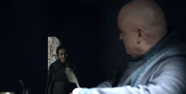 Varys, Martha'ya "Akşam yemeğinde tekrar deneriz." dediğinde Martha şu cevabı vermişti: "Sanırım beni izliyorlar."