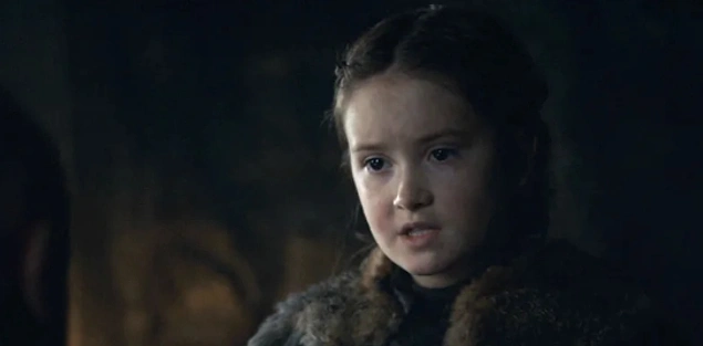 İkinci kez izlediğimizde Varys'in Dany'i zehirlemeye çalıştığını anlıyoruz. O yüzden bu bir teoriden ziyade daha çok bir detay gibi görünüyor. Sonrasında Martha, Varys'e şunu söylüyor: