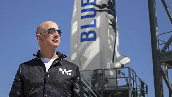 "Artık Ay'a yeniden gitmenin, hem de kalmak üzere gitmenin zamanı geldi." diyen dünyanın en zengin adamı Jeff Bezos'un ay seyahatleri 2024'te başlayacak.