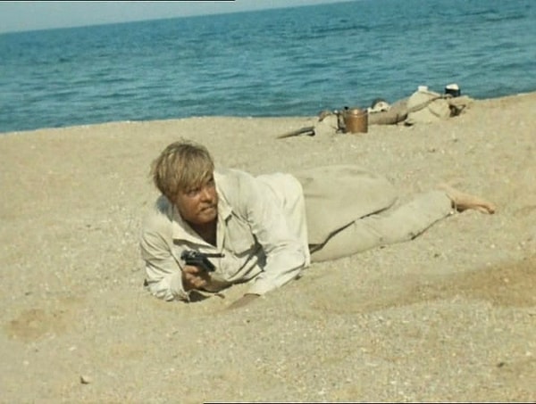 1. На берегу какого моря разворачивается действие "Белого солнца пустыни"?