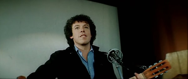 8. А вот и молодой Андрей Макаревич.