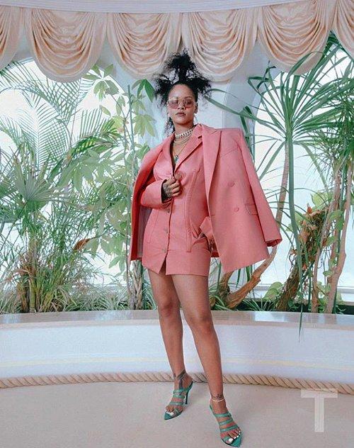 İç Çamaşırından Sonra Giysi Dünyasına Adım Atan Rihanna, Yeni Koleksiyonu Fenty ile Ortalığı Yıkmaya Geliyor!