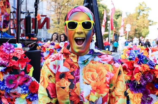 7. Вы яркий человек и любитель повеселиться