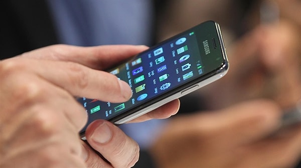 1. Какую комбинацию цифр и знаков следует ввести на телефоне, чтобы узнать его IMEI?