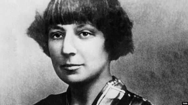 11. Кому Марина Цветаева посвятила эти строки: "Имя твое – птица в руке, Имя твое – льдинка на языке, Одно единственное движенье губ, Имя твое – пять букв"?