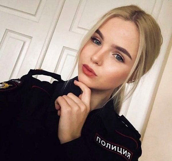 8. В полиции явно любят блондинок!