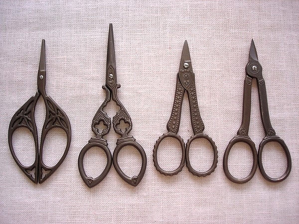 1. Кто изобрел ножницы?