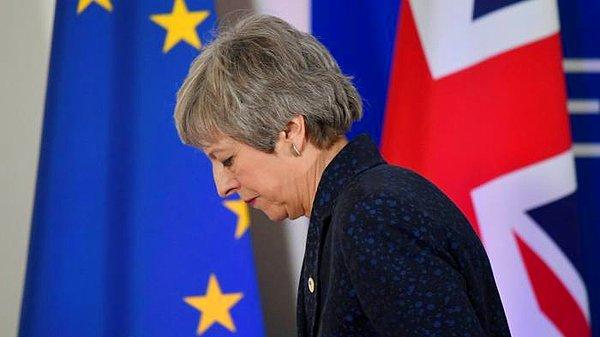 May, detaylarını hafta başında açıkladığı yeni Brexit anlaşması paketi nedeniyle kabinesinin ve milletvekillerinin tepkisini çekmişti.