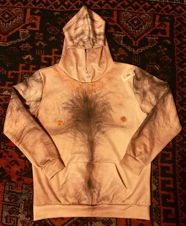 4. Как вам такая волосато-маскулинная толстовка?