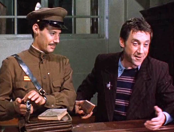 9. Кого в фильме "Место встречи изменить нельзя" сыграл Иван Бортник?