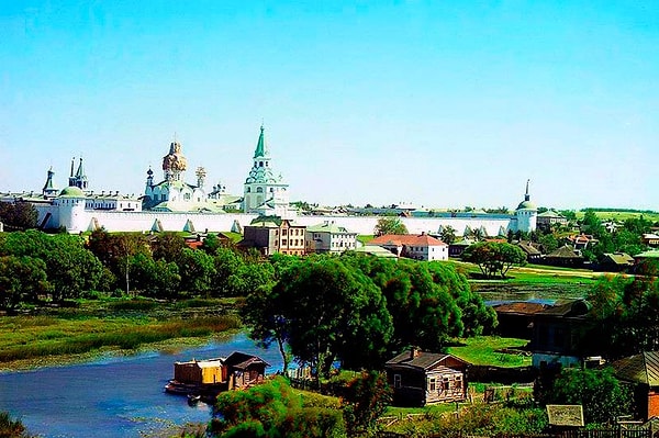 1. По какому принципу жители средневековой России объединялись в слободы?