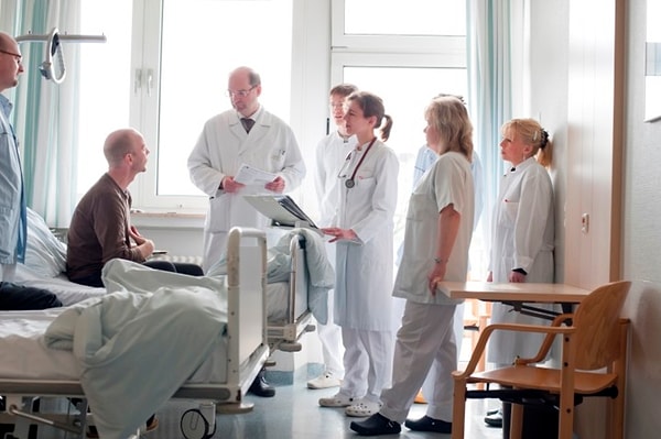 10. Как называется совещание врачей для обсуждения состояния больного?