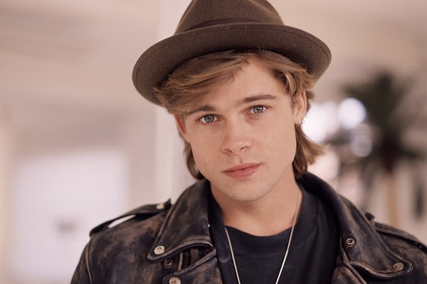 10. Американский актер Бред Питт в юности работал грузчиком мебели.