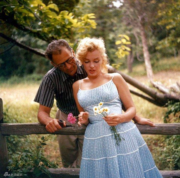 11. Aşk listesi olur da Marilyn Monroe olmaz mı? İşte Hollywood'un en seksi kadını ve Amerika’nın en başarılı oyun yazarlarından Arthur Miller'ın kısa ama fırtınalı aşkı.