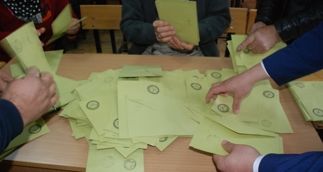 "Seçim personelinin görev değişikliği hususunda bu aşamada yapılacak bir işlem bulunmamaktadır"