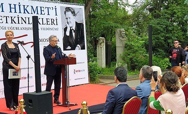 Nazım Hikmet 56. ölüm yıl dönümünde Moskova’daki mezarı başında anıldı.