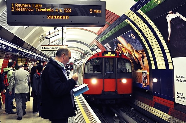 5. Уникальность лондонского метрополитена в том, что он самый молодой в мире.