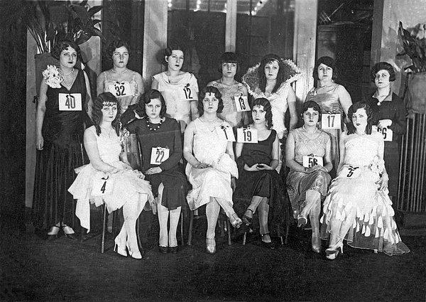 7. Türkiye güzellik yarışması finalistleri, İstanbul, 1930.