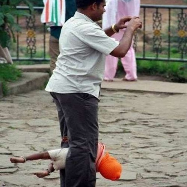 11. Потому что интересное фото всегда важнее, чем какой-то «мелкий»