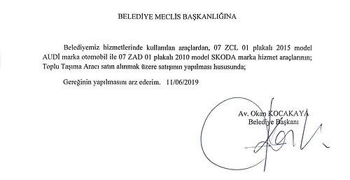 Demre Belediye Lideri Okan Kocakaya Makam Araçlarını Toplu Taşıma Aracı Almak İçin Satışa Çıkardı