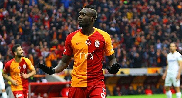 Ocak ayında 10 milyon euro karşılığında transfer olduğu Galatasaray'dan ayrılması gündemde olan Mbaye Diagne, sosyal medyadan yaptığı hamleyle gözleri üzerine çekti.