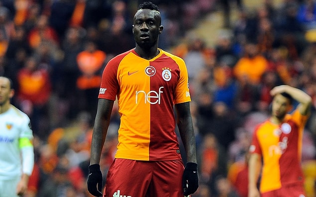 Suudi Arabistan ekiplerinden Al Shabab'ın transfer etmek istediği Mbaye Diagne, kişisel Instagram hesabı üzerinden Al Shabab forması giyen Bubacarr Trawally ve Hassan Muath'ı takip etti.